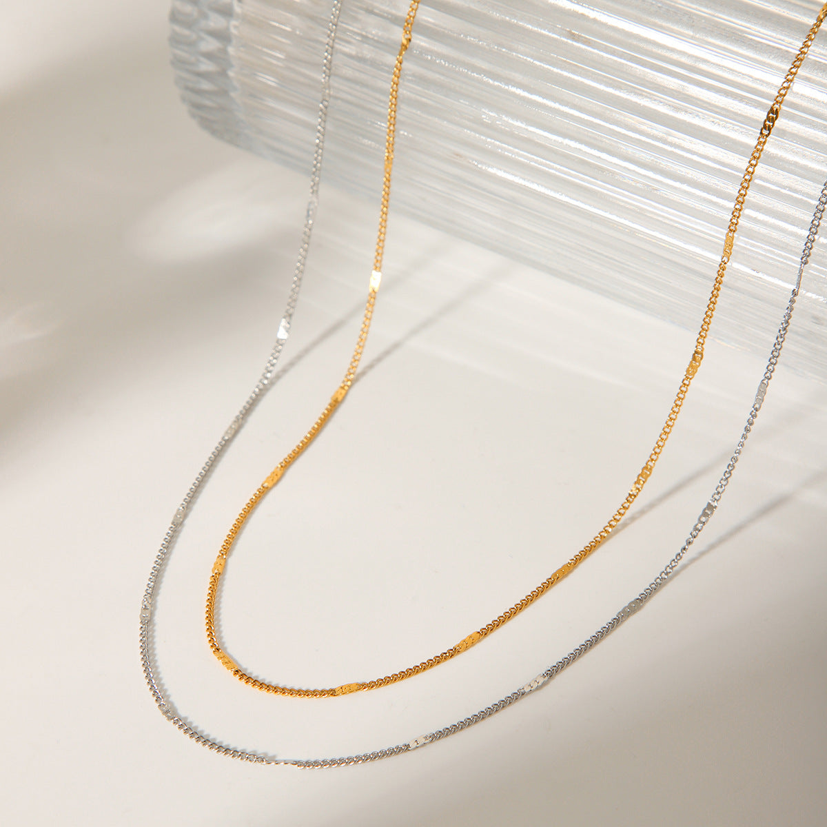 Minimalist Geometric Stainless Steel Gold-Plated Necklace for Women Locket Chain Hypoallergenic Fade-Resistant