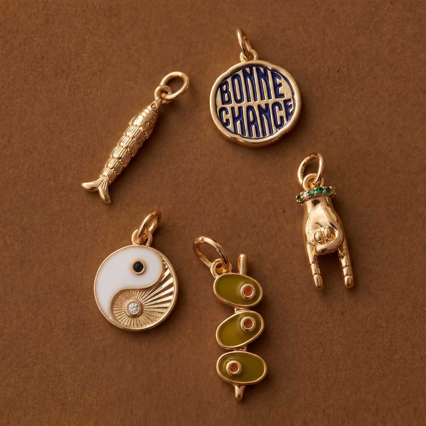 Casual Gold Plated Brass Round Pendant Charm Bar