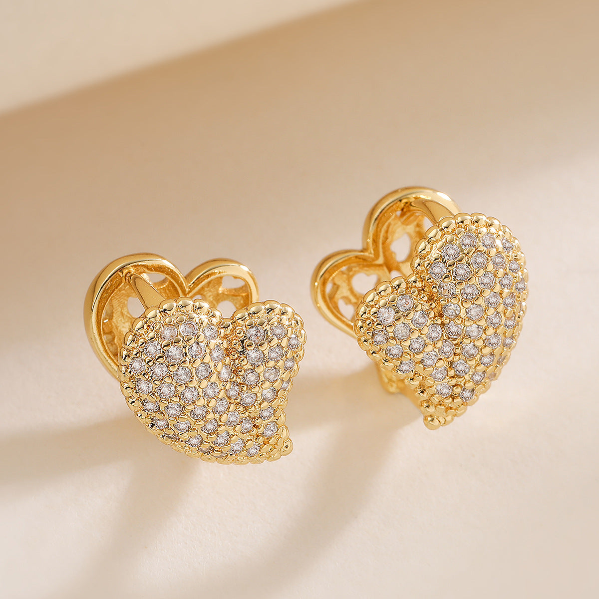 Orecchini da donna geometrici minimalisti in rame con placcatura in oro 18 carati e zirconi cubici
