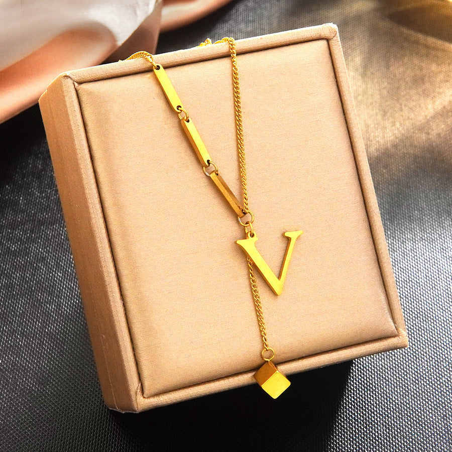 Minimalist Elegant 18K Gold Plated Stainless Steel Letter Bracelet