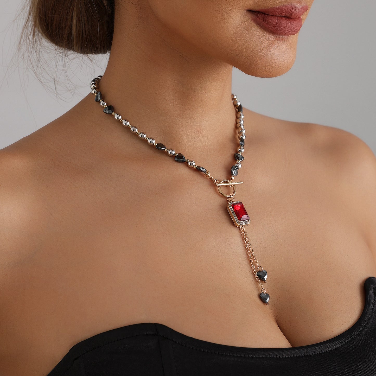 Sexy Streetwear Geometric Heart Alloy Necklace with Ruby and Hematite Inlay for Women
