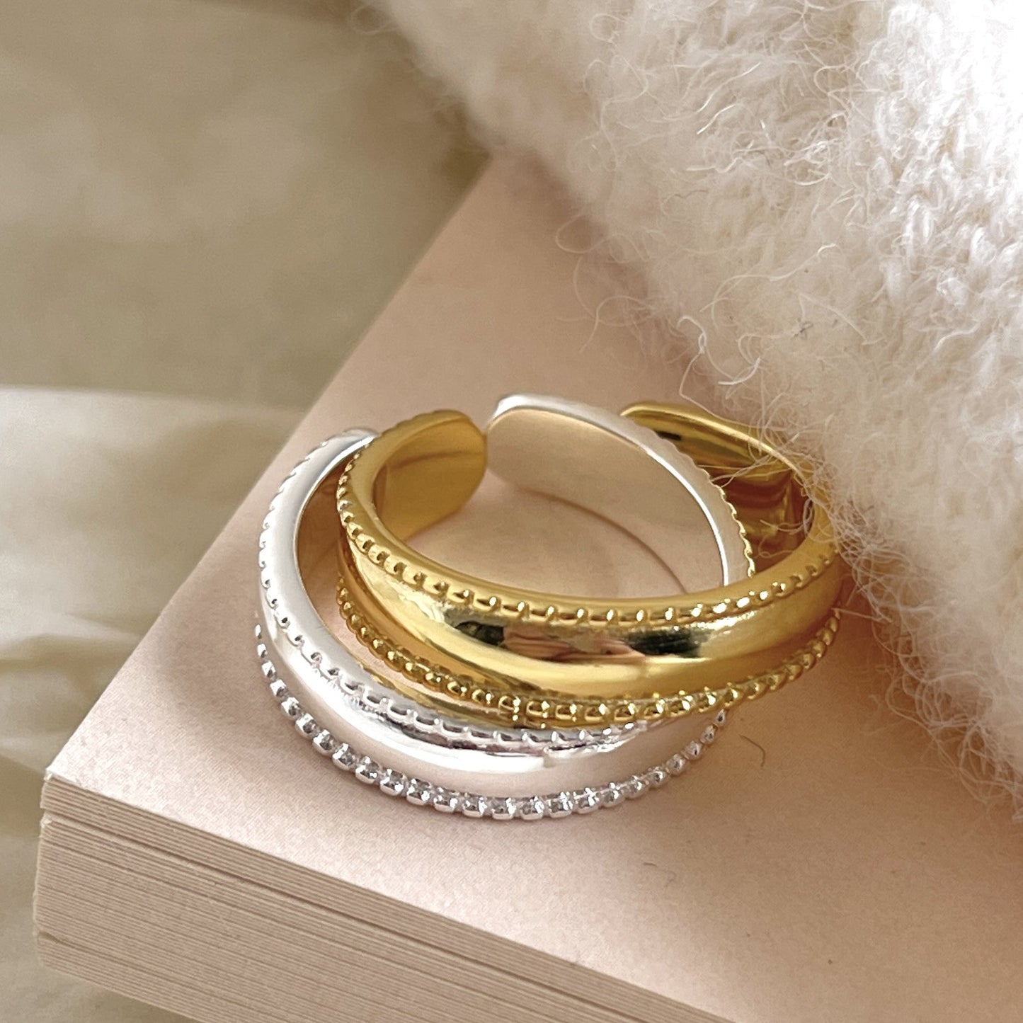 Minimalist Heart-Shaped 925 Sterling Silver Ring with Smooth Polished Surface and Geometric Accent