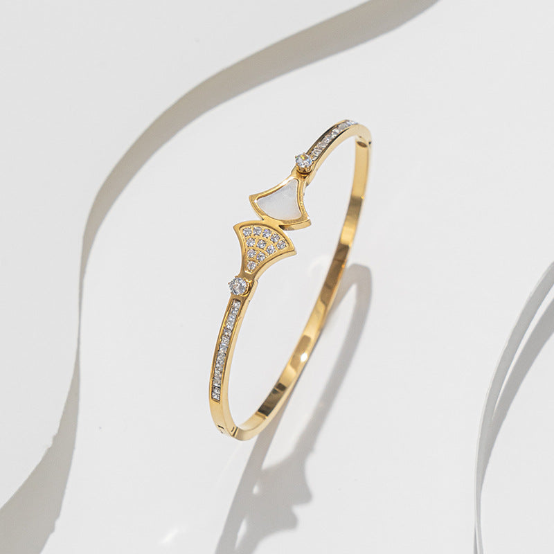 Bracciale Minimalista in Acciaio Inossidabile da Donna con Placcatura in Acciaio al Titanio e Intarsio di Strass a Forma Geometrica Ovale