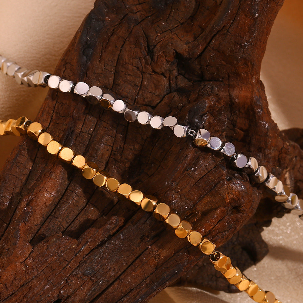 Collana Minimalista con Perline Quadrate Geometriche in Acciaio Inossidabile con Placcatura in Oro 18K per Donna