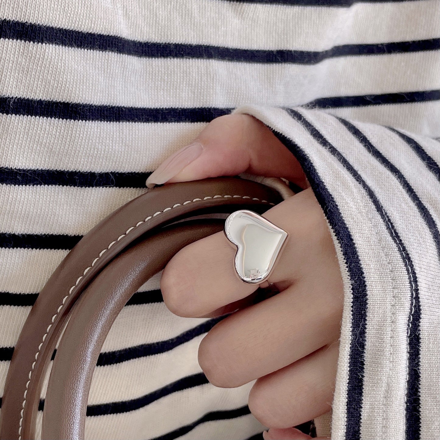 Minimalist Heart-Shaped 925 Sterling Silver Ring with Beveled Square Detail for Women