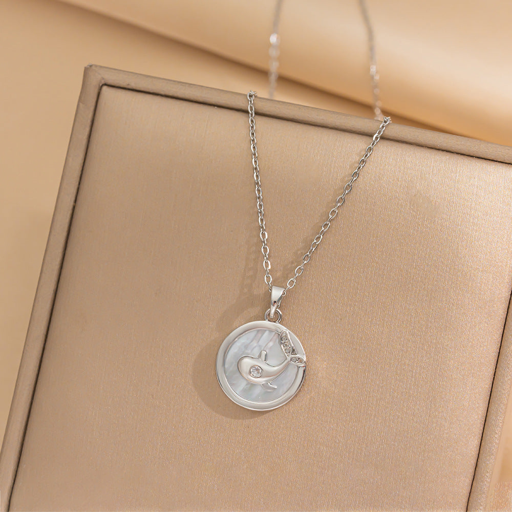 Collana Minimalista Geometrica a Doppio Lato con Ciondolo a Delfino e Conchiglia Floreale in Acciaio al Titanio con Placcatura Sottovuoto su Catena Snake