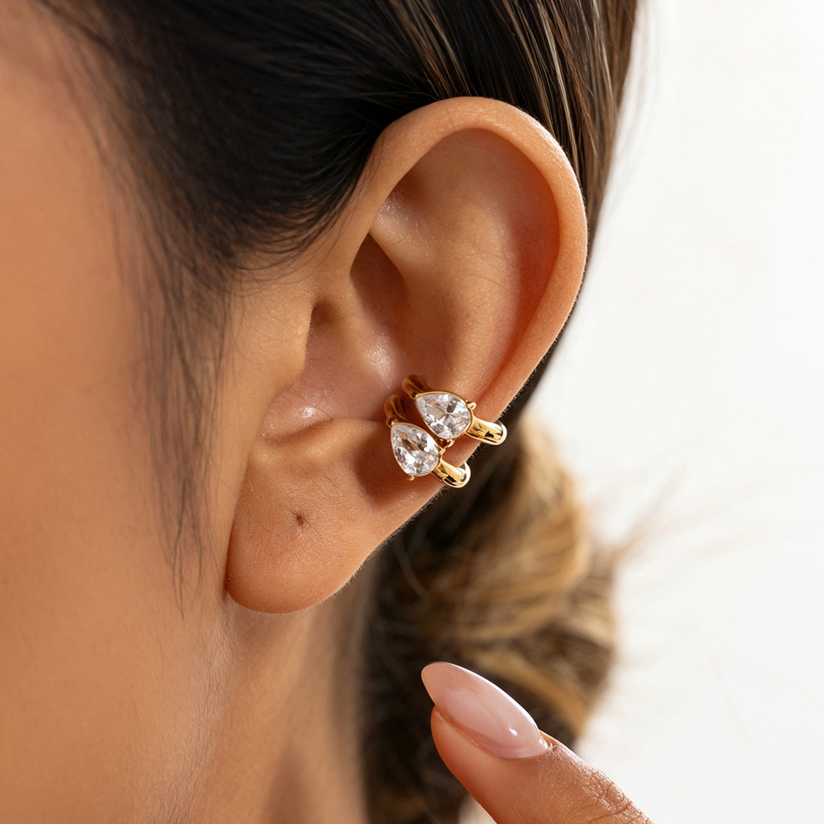 Minimalist Luxury 18K Gold Plated Stainless Steel Teardrop Cubic Zirconia Ear Cuff for Women