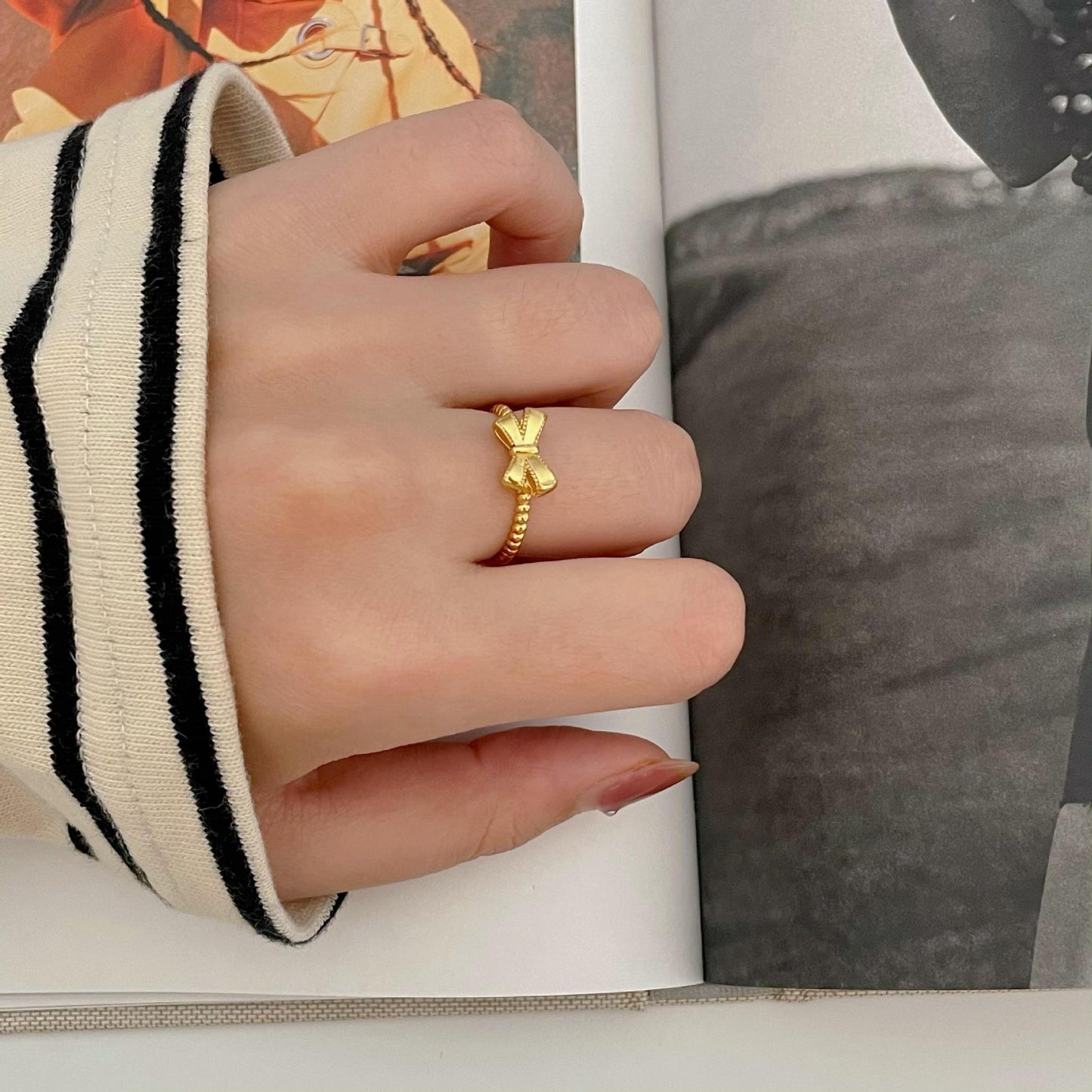 Anillo minimalista de plata de ley 925 con forma de lazo para mujer con incrustaciones de plata y diseño dulce y fresco