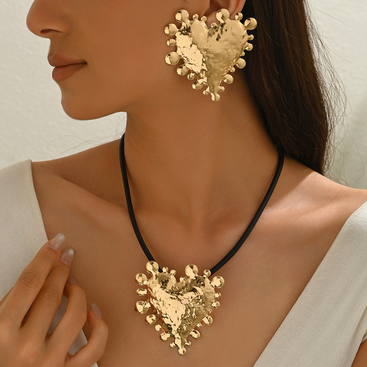 Set Collana da Donna con Ciondolo a Cuore Geometrico in Lega con Intarsio di Strass, Finitura Placcata, per Tutti i Giorni