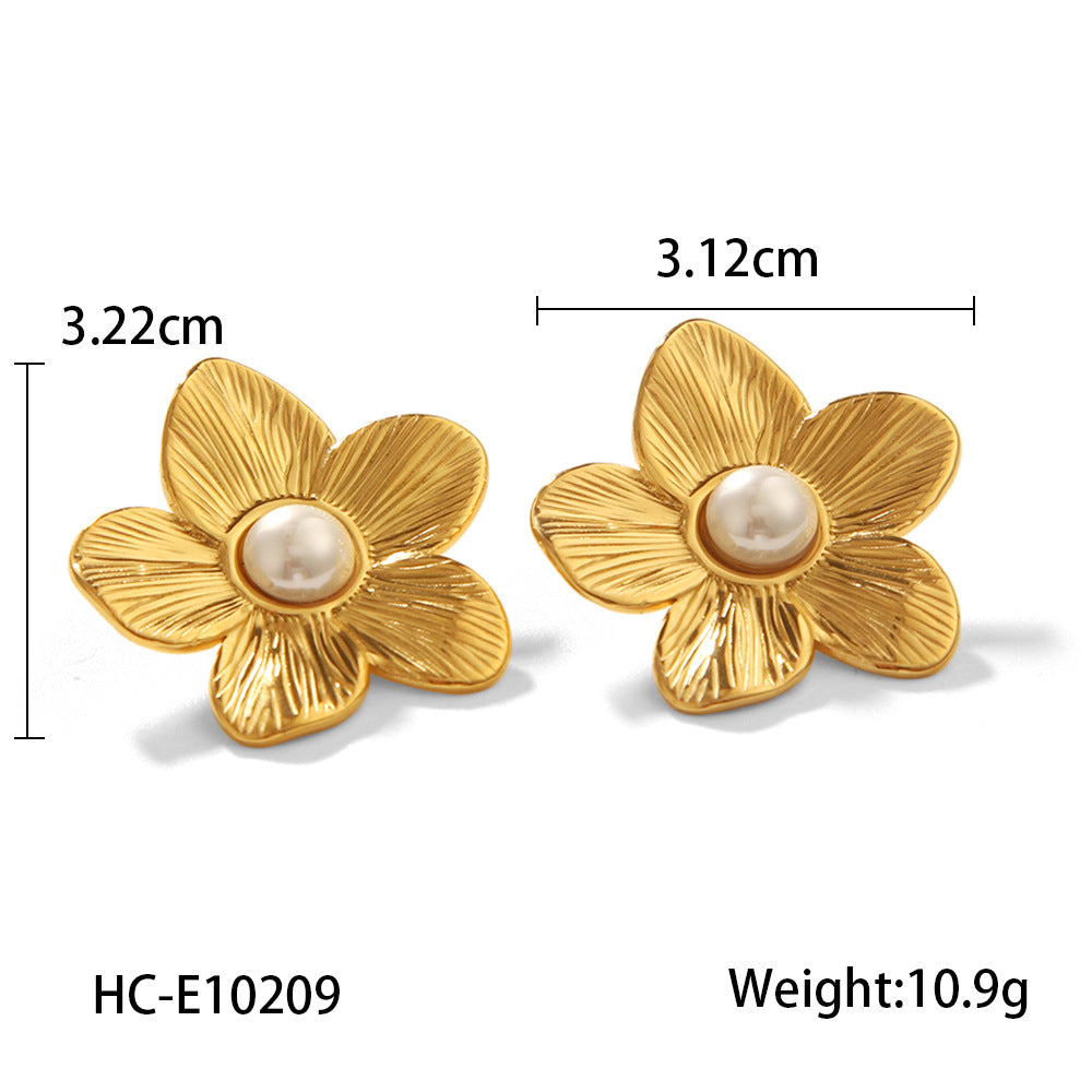 Minimalist Floral-Shaped Titanium Steel Stud Earrings with 18K Gold Plating and Pearl Accents for Women
