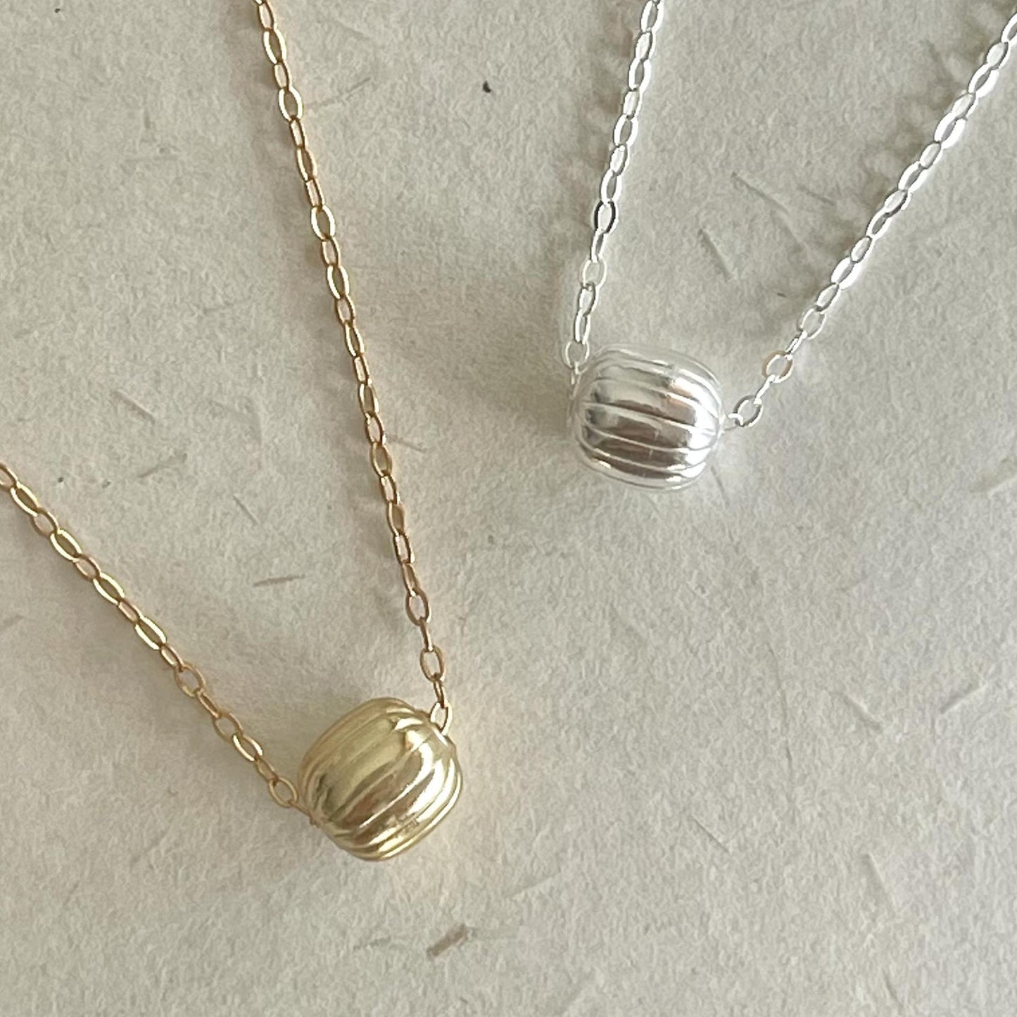 Collar minimalista geométrico de plata de ley 925 con circonitas cúbicas