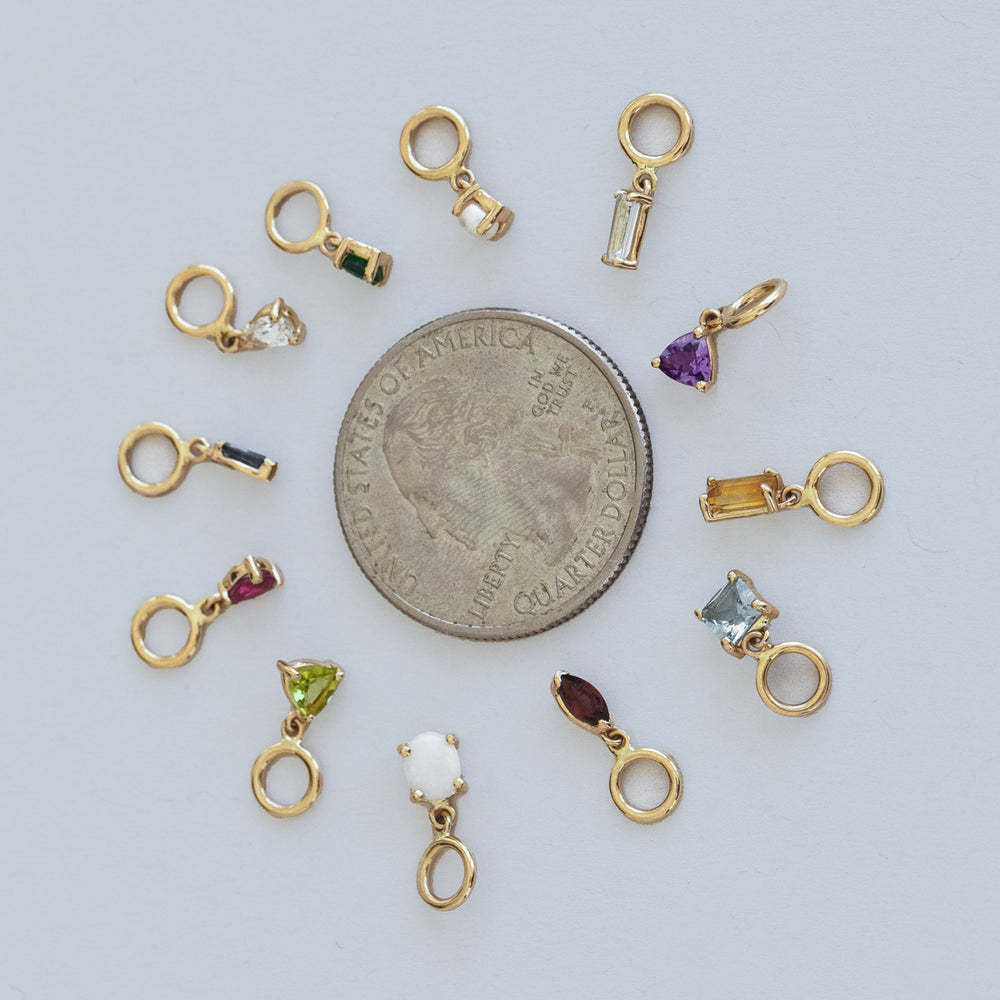 Ciondolo/Charm a barra in ottone placcato oro 18 carati con geometria vintage per donna