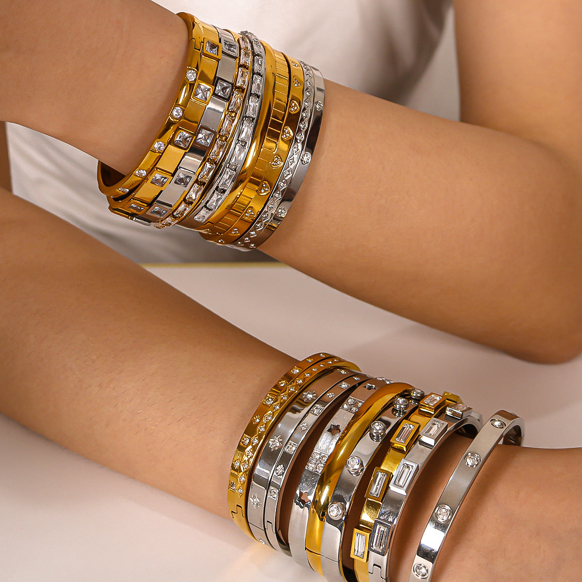 Geometric Heart-Shaped Titanium Steel Bracelet with Zircon Inlays Plated in 18K Gold for Women