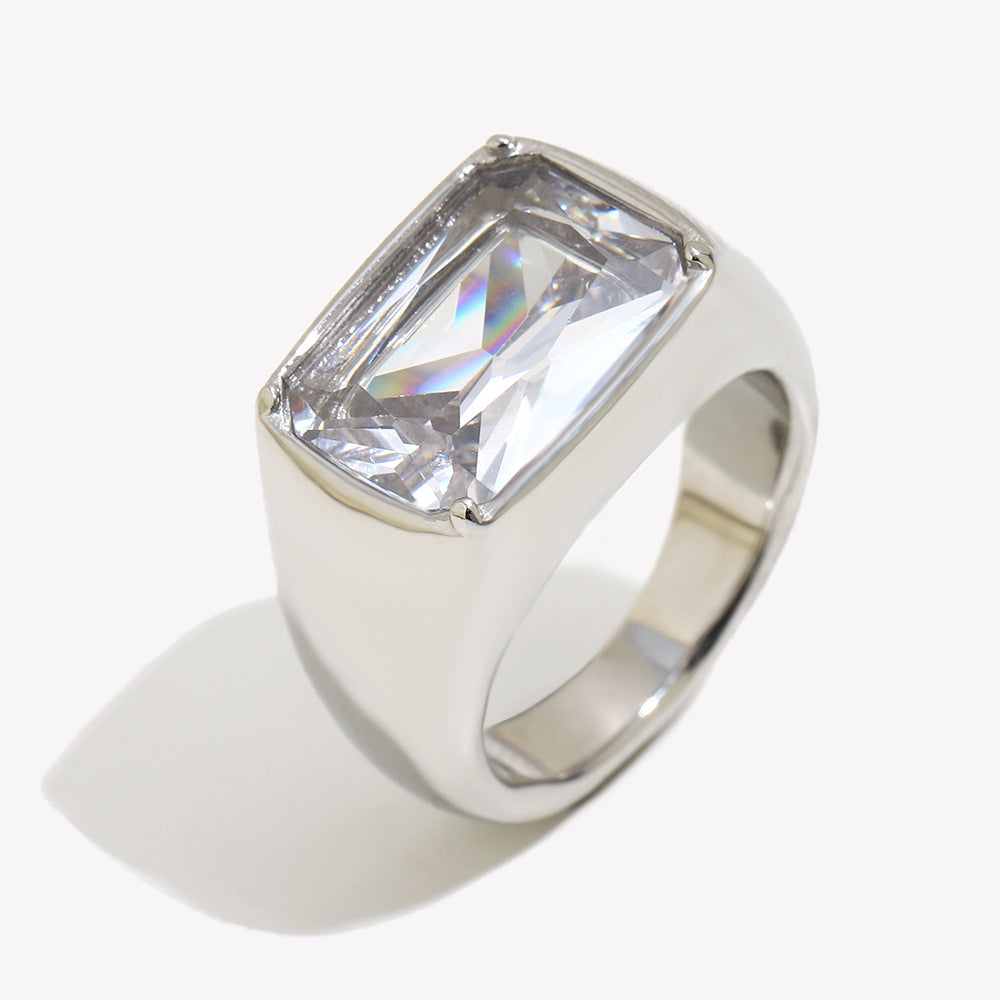 Anillo de lujo minimalista chapado en oro de 18 quilates de acero inoxidable con circonita cuadrada geométrica para mujer