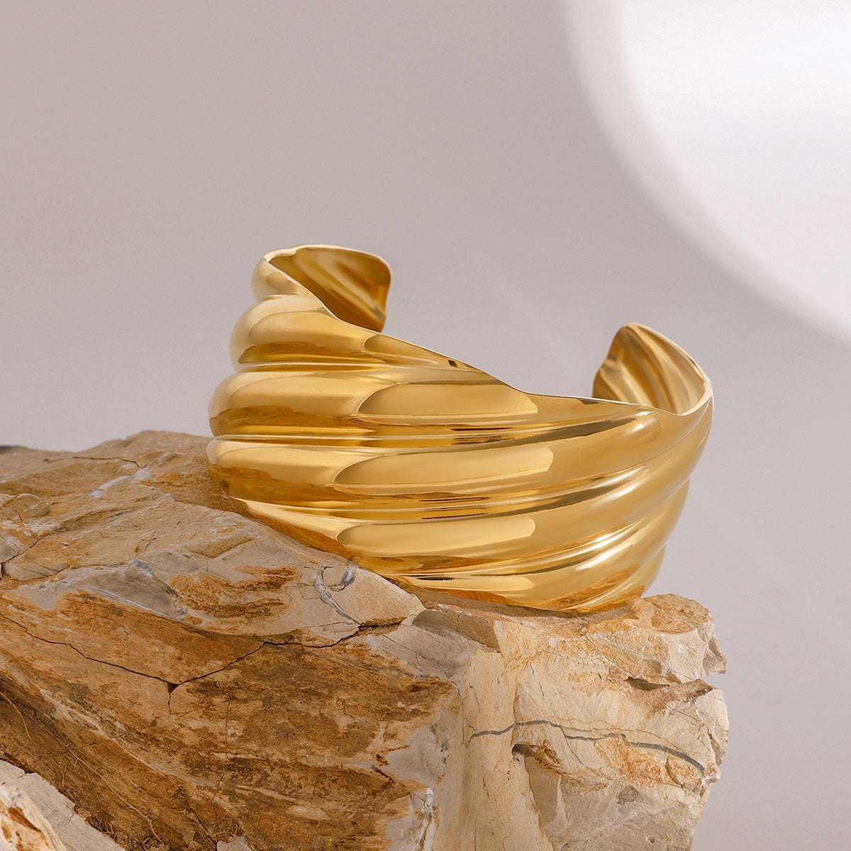 Minimalist Irregular Shape Stainless Steel Plated Bracelet with 18K Gold Finish for Women