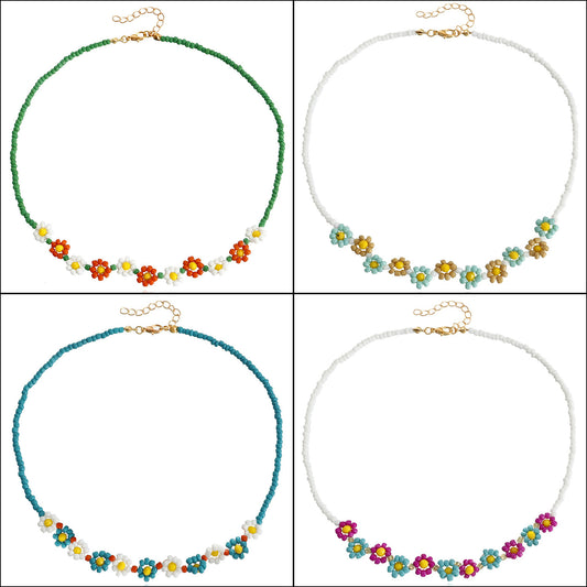 Collana bohémien con margherite e perline con pendente geometrico in lega galvanizzata da donna