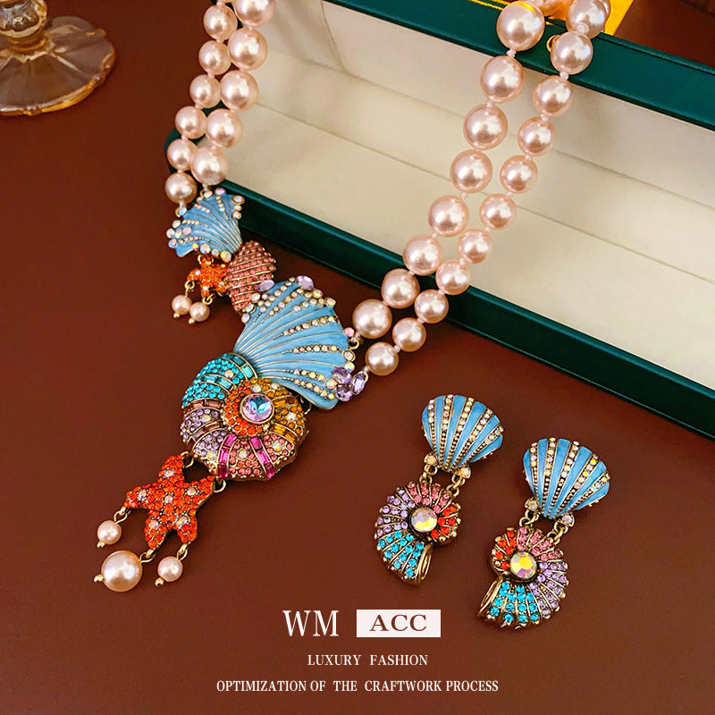 Vintage Shell and Pearl Pendant Necklace with Rhinestone Inlay and Enamel Finish on Alloy Chain for Women