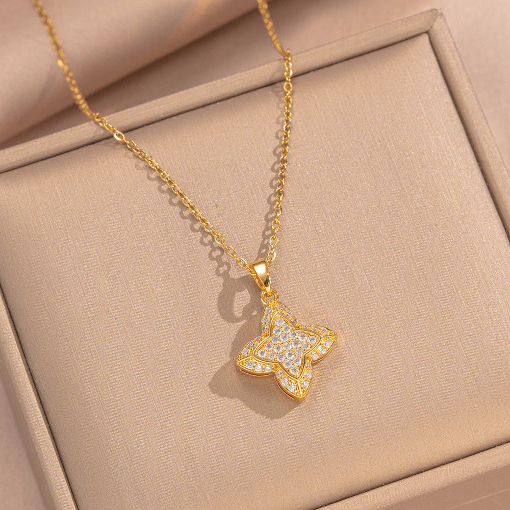 Collar con Colgante de Lujo Minimalista de Trébol de Cuatro Hojas para Mujer, de Acero de Titanio con Baño de Oro e Incrustaciones de Diamantes de Imitación