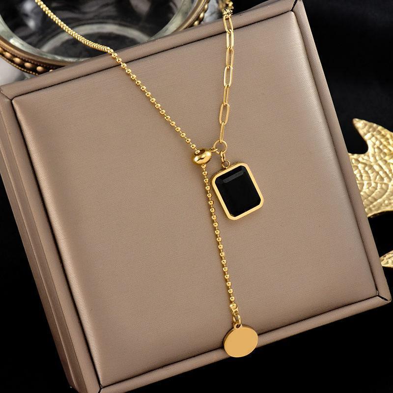 Collana a catenina in acciaio al titanio geometrica minimalista da donna con finitura placcata