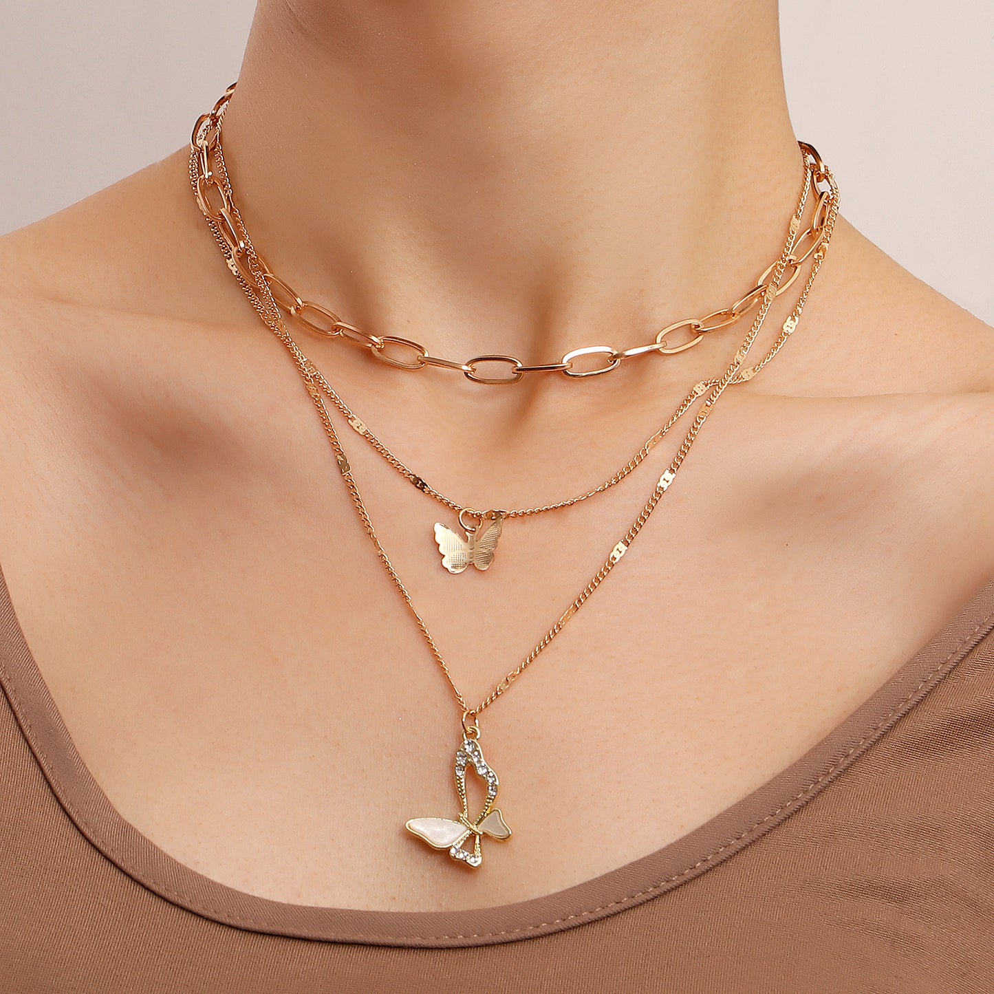 Minimalist Butterfly Pendant Necklace with Mother-of-Pearl Inlay and Rhinestone Accents on Electroplated Alloy Chain