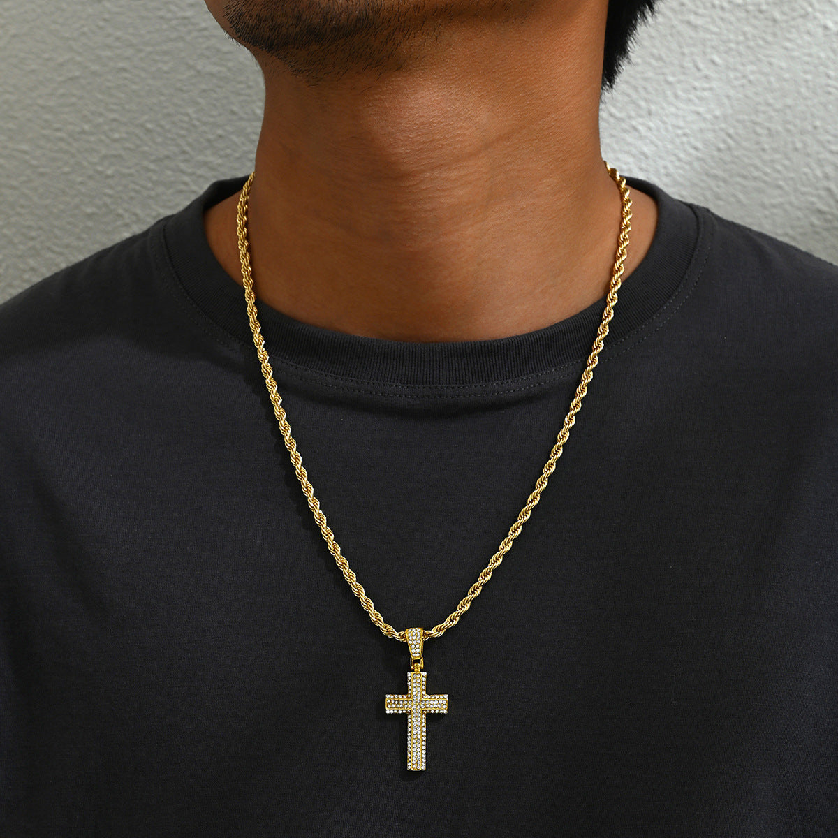 Collana con pendente a croce in stile Hip Hop da uomo con intarsio in strass su catena cubana in lega a forma di diamante geometrico