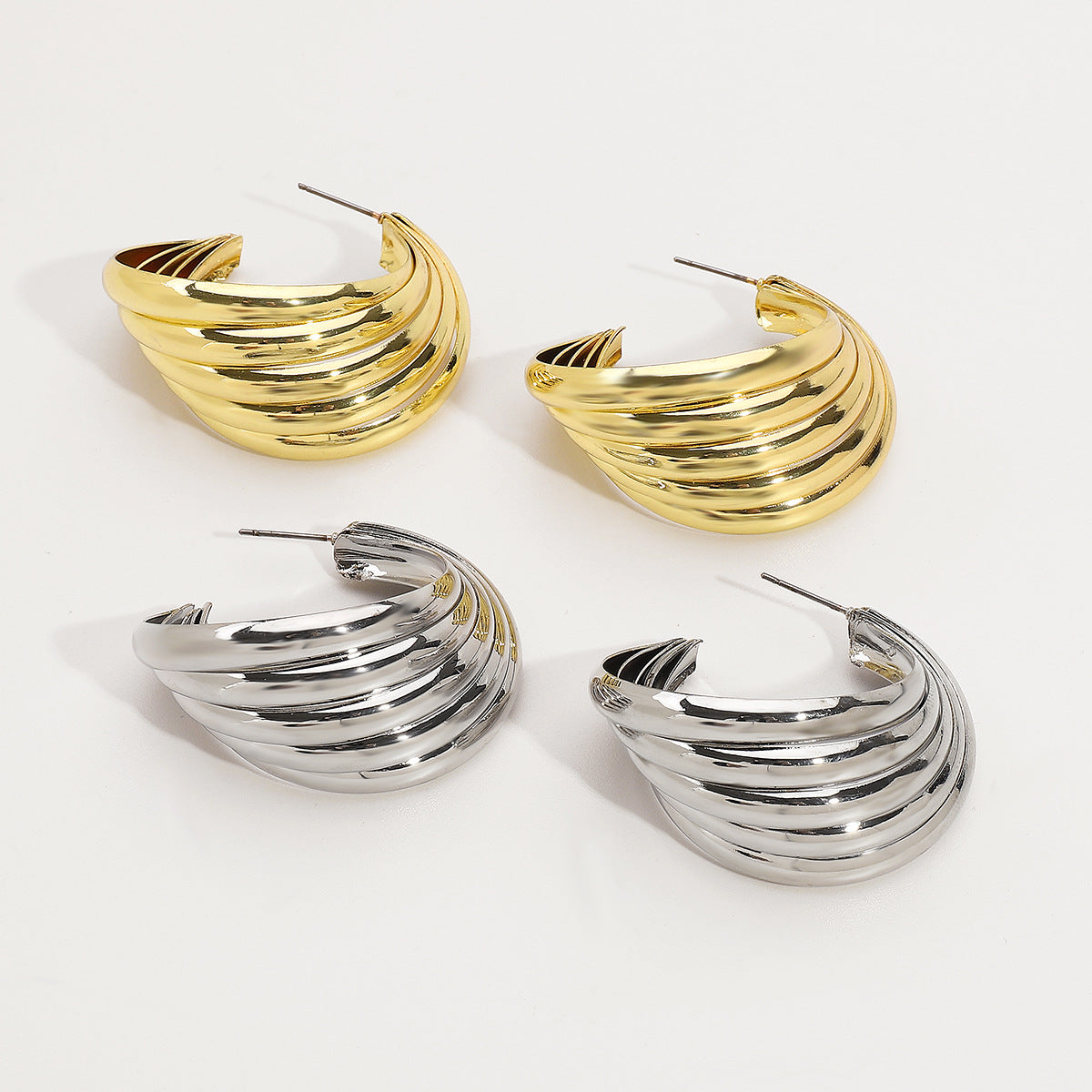 Pendientes de aro geométricos multicapa en forma de C de metal para mujer con acabado galvanizado