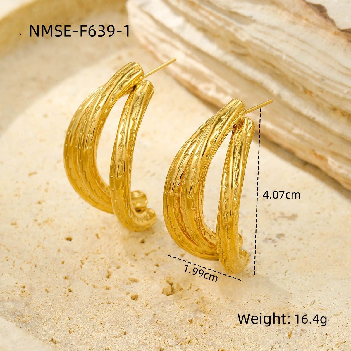 Pendientes de aro minimalistas geométricos de acero inoxidable con forma de arco, superficie texturizada y acabado chapado