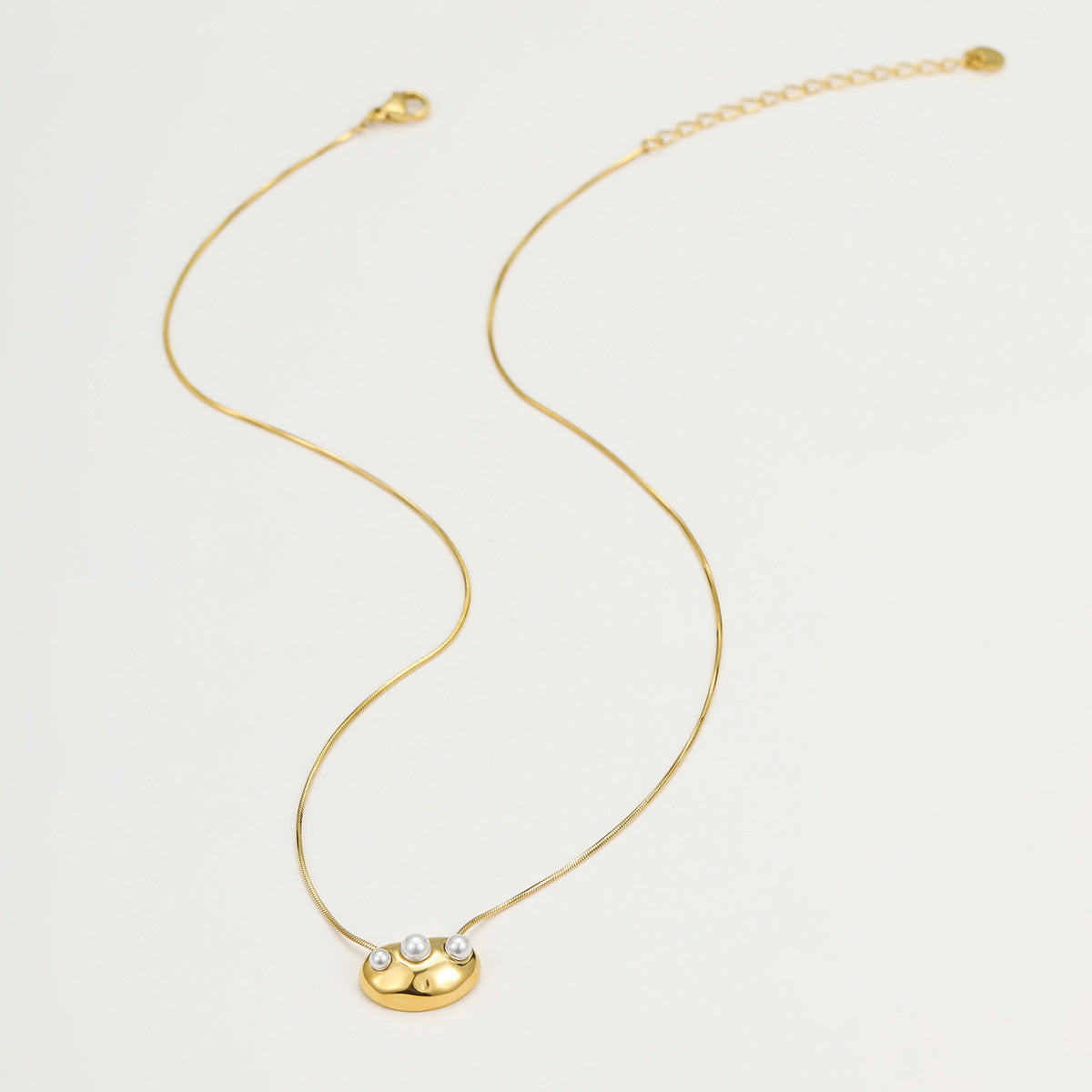 Collar con Colgante Geométrico Minimalista de Acero Inoxidable con Acabado Chapado en Cadena de Serpiente para Mujer