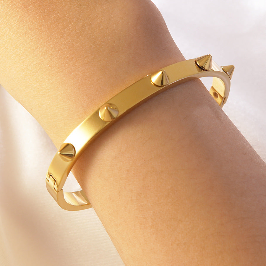Braccialetto Elegante da Affari in Acciaio Inossidabile Geometrico Rotondo con Rivetti, Placcato Oro 18K