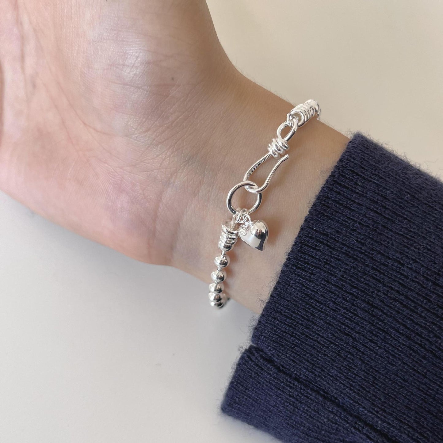 Minimalist Heart-Shaped 925 Sterling Silver Bracelet with Polished Beads and Electroplated Finish