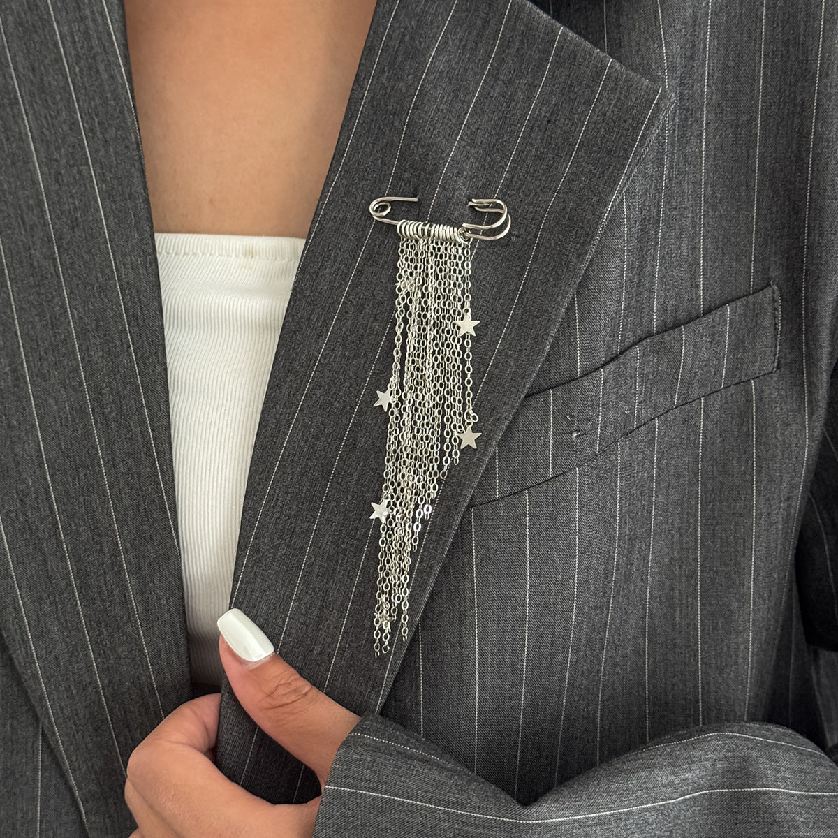 Minimalist Elegant Star Plated Iron Brooch with Tassel Chain for Women
