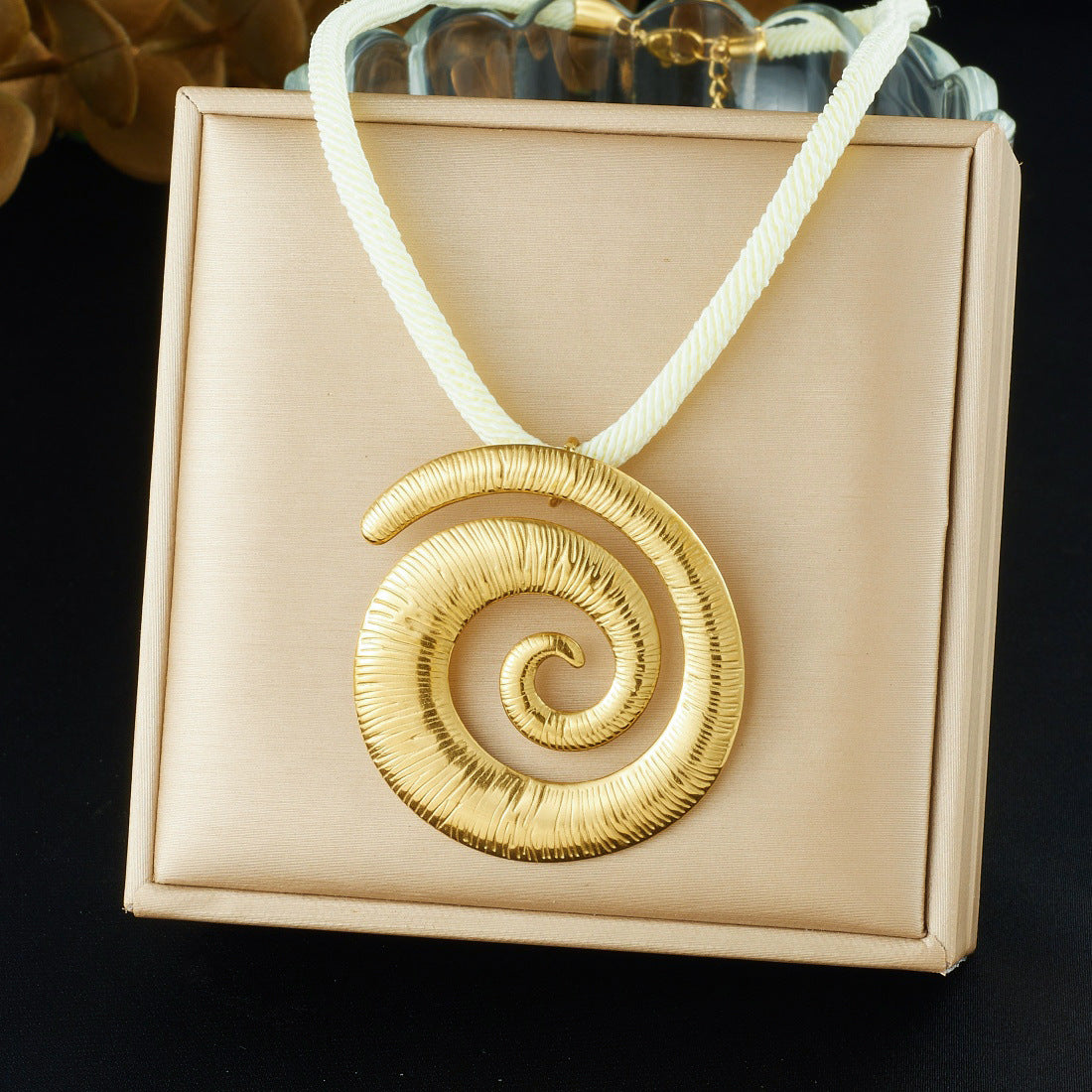 Trendy Exaggerated Spiral Shell Sun Pendant Gold Plated Stainless Steel Necklace for Women