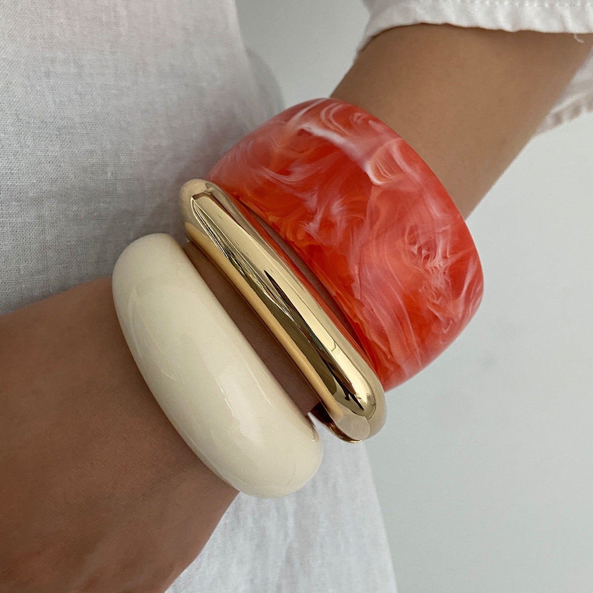 Vintage Gradient Round Geometric Resin Cuff Bracelet