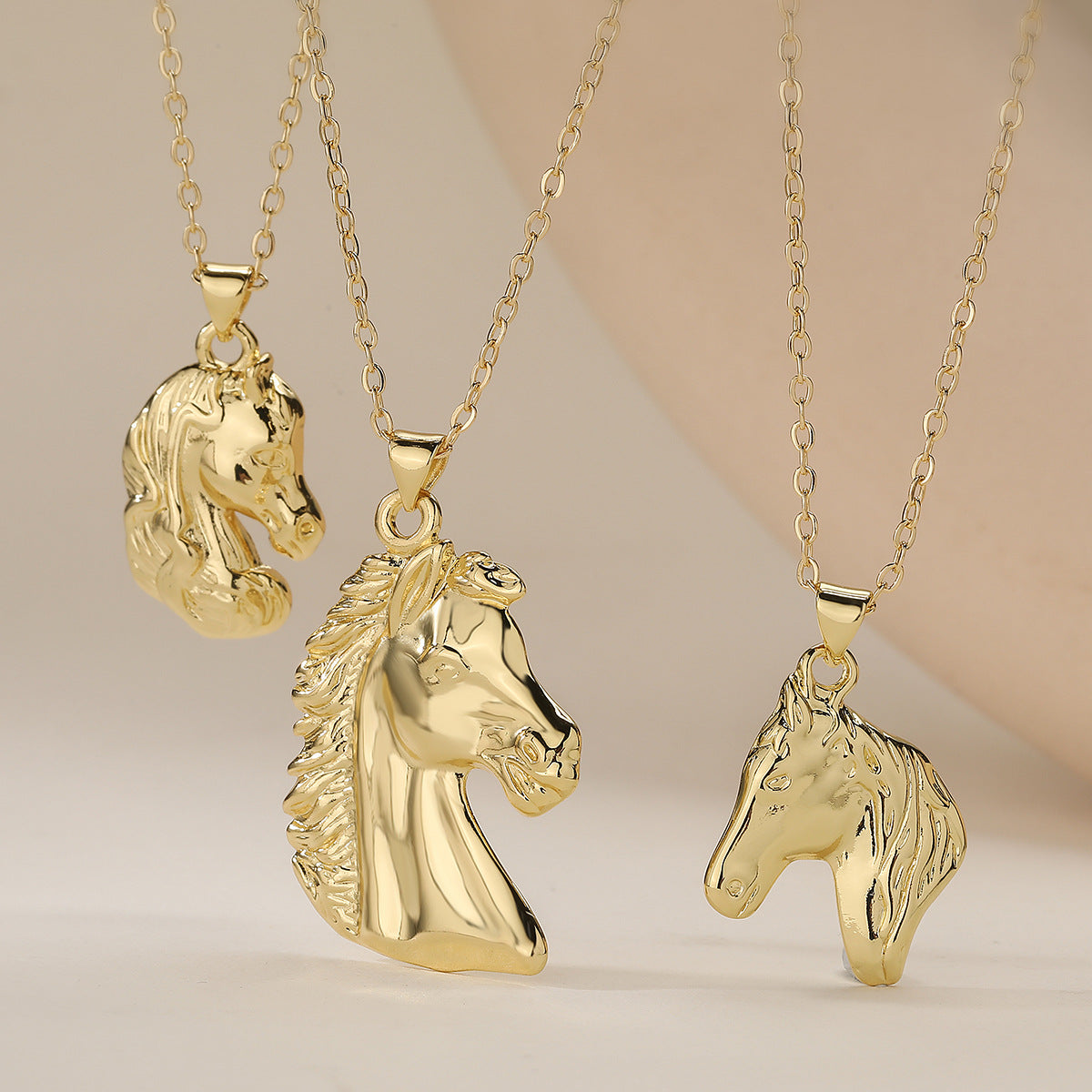 Minimalist Hip-hop 18K Gold Plated Brass Geometric Horse Pendant Necklace for Women