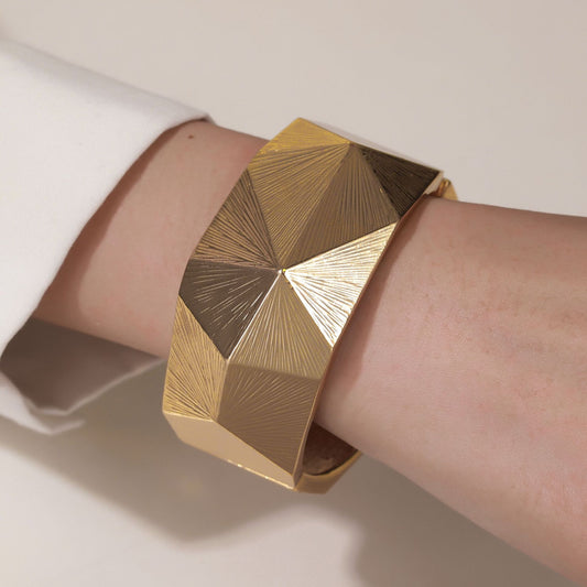 Geometric Irregular Open Bangle Bracelet for Women Made of Alloy with Plated Finish