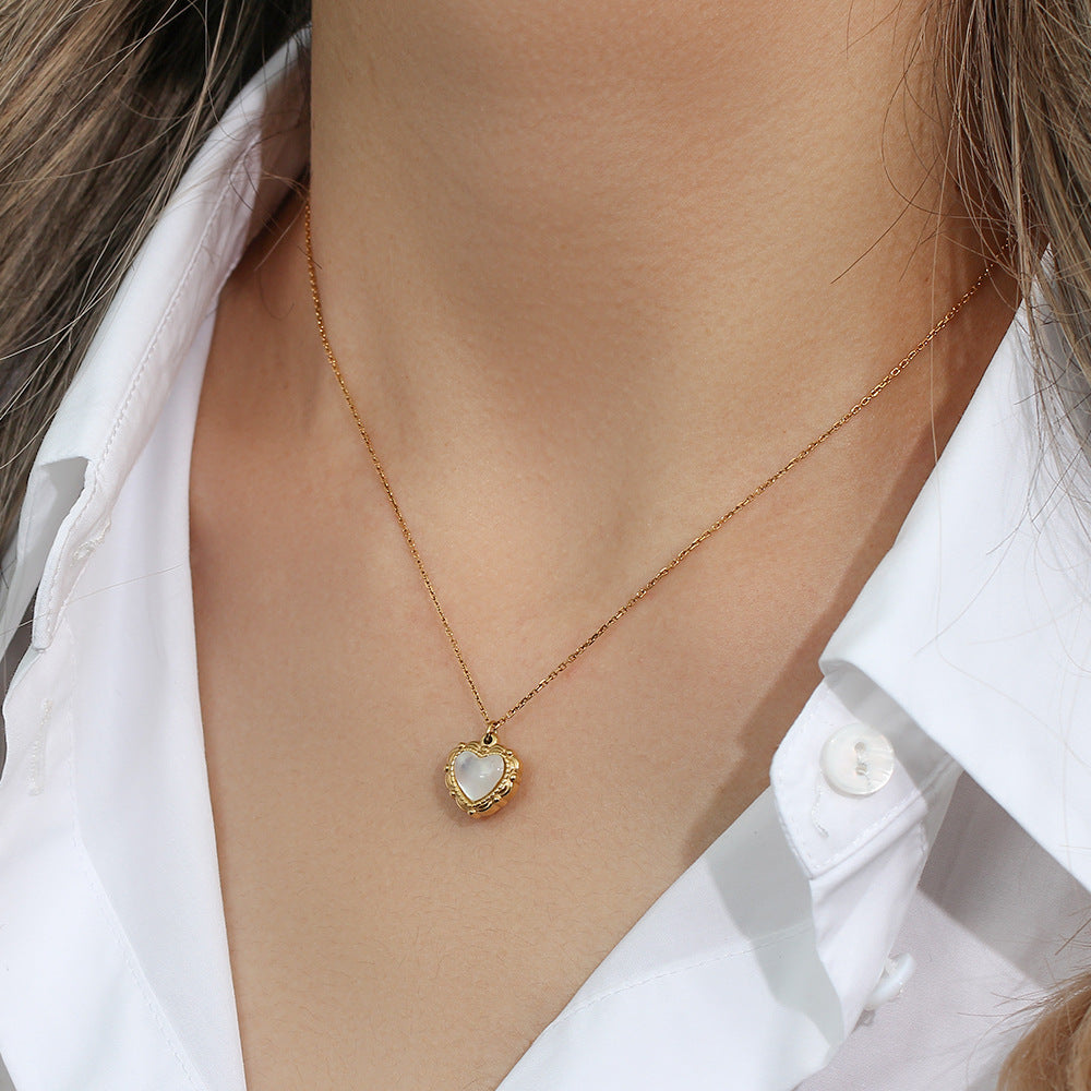 Vintage Heart-Shaped Stainless Steel Pendant Necklace with 18K Gold Plating for Women