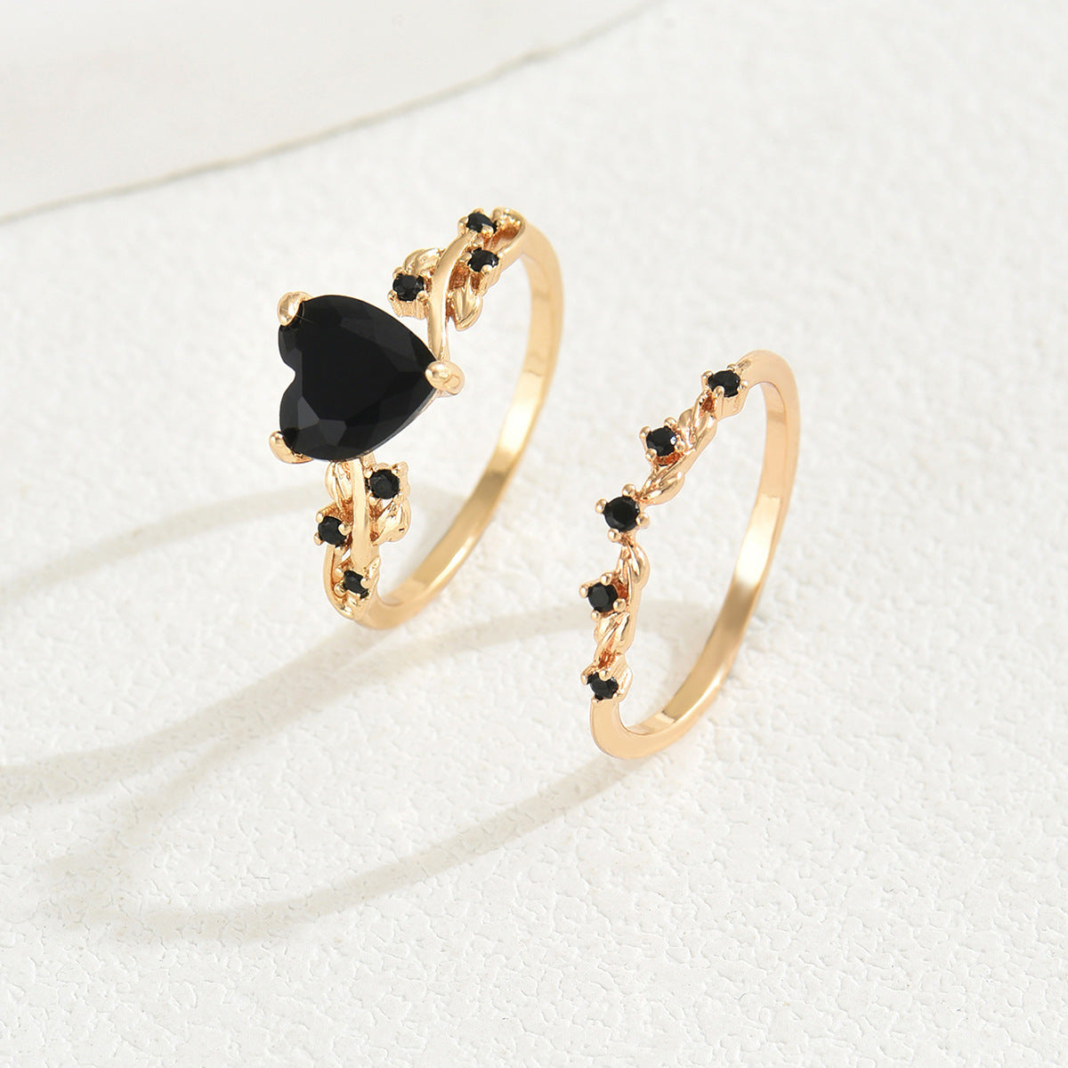 Anello da donna in lega con zirconi a forma di cuore, grazioso e minimalista, per coppie, elegante, coordinato