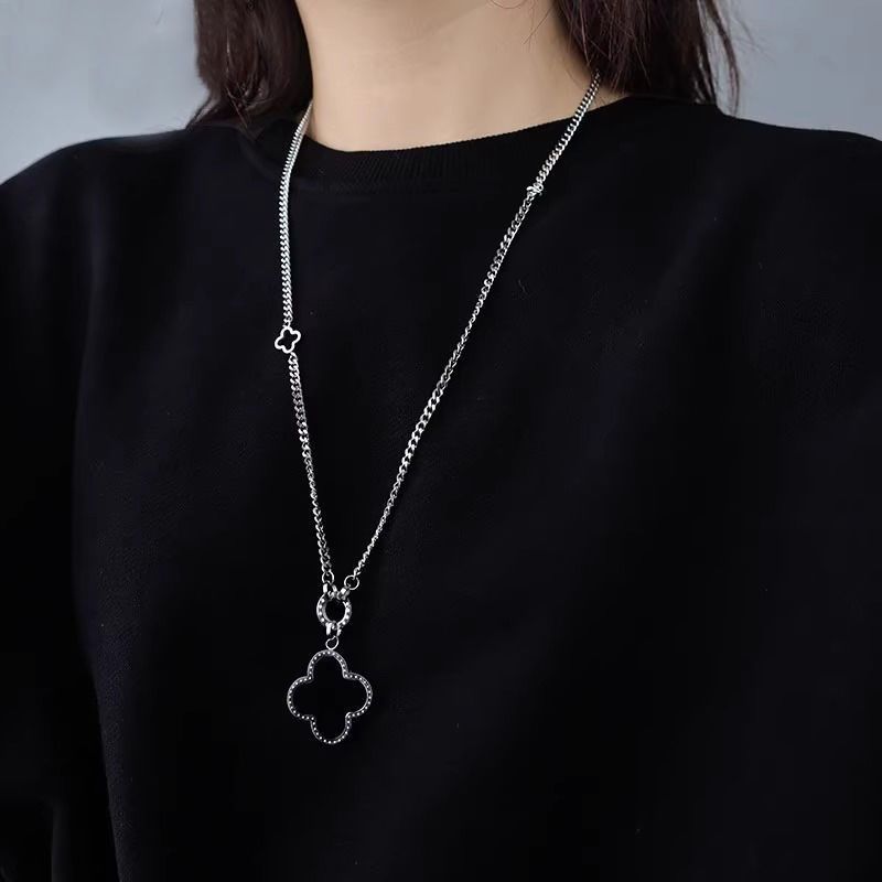 Minimalist Four-Leaf Clover Pendant Necklace for Women and Men in Titanium Steel with Electroplated Finish, Adjustable Length Layered Clavicle Chain