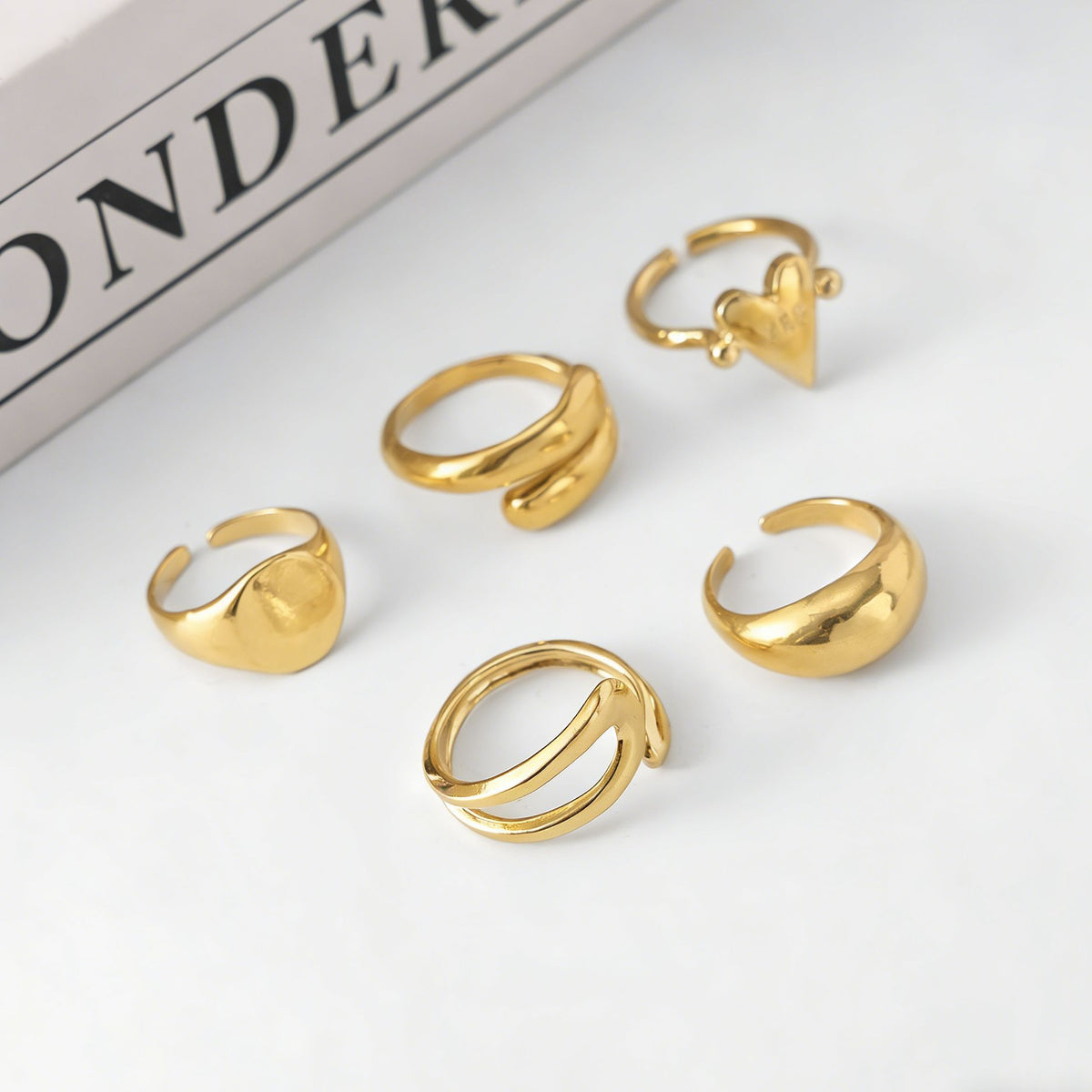 Sweet Geometric Heart Zinc Alloy Plated Ring with Baroque Pearl Inlay Floral Design for Women