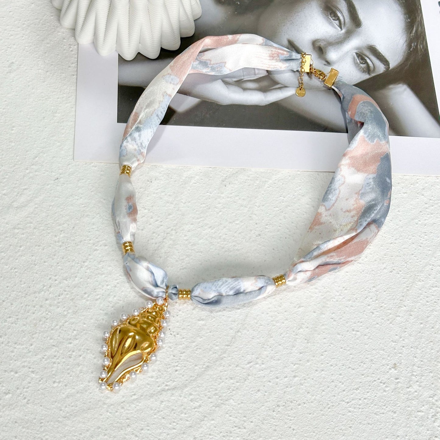 Casual 14K Gold Plated Stainless Steel Heart Floral Necklace with Pearl and Shell Pendant