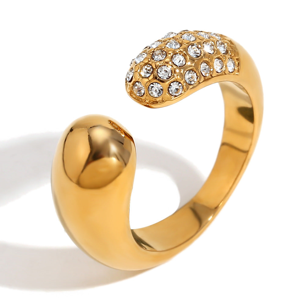 Vintage Style Hammered Texture Flower-Shaped Stainless Steel Ring with 18K Gold Plating for Women
