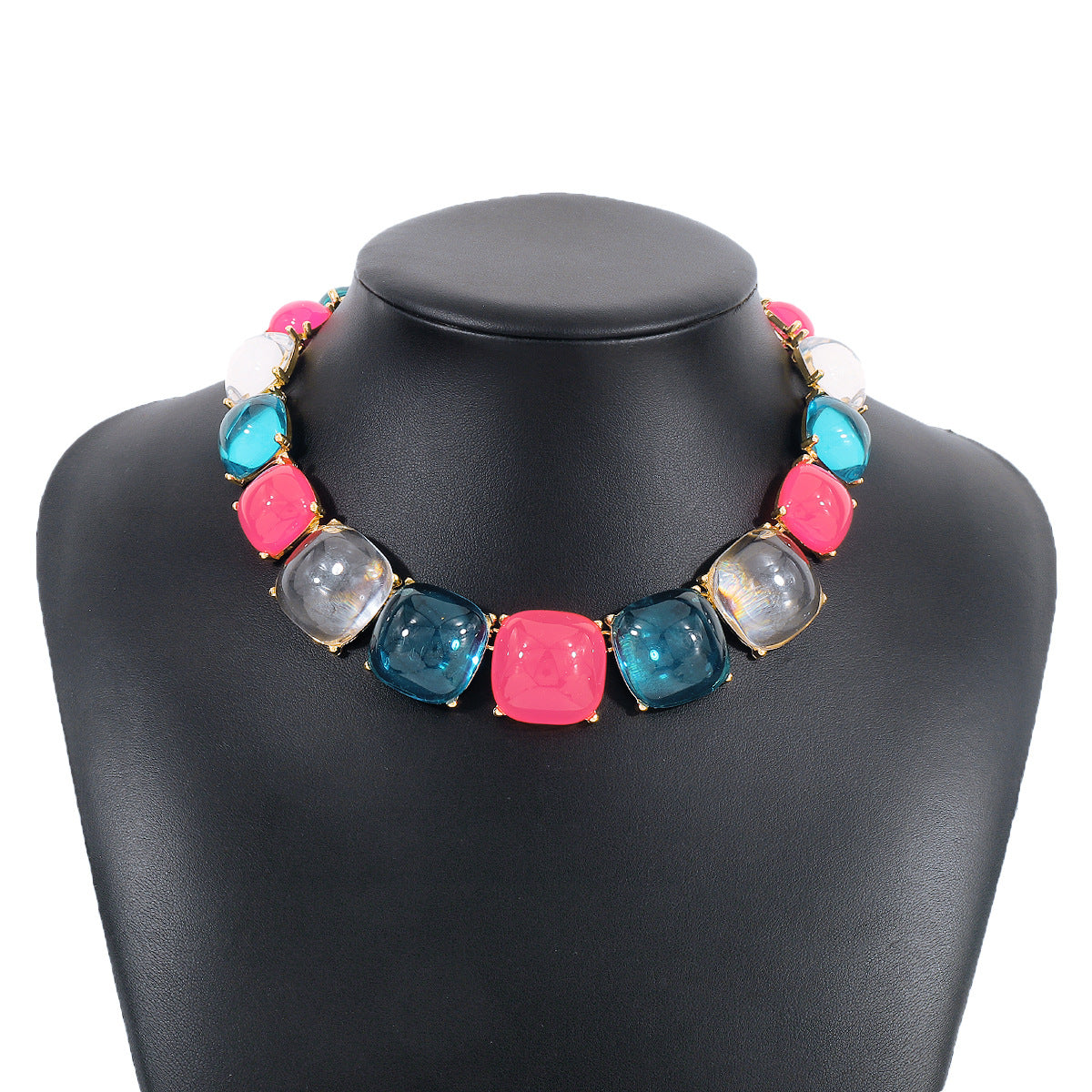 Conjunto de gargantilla geométrica acrílica dulce y atrevida con pendientes a juego para mujer