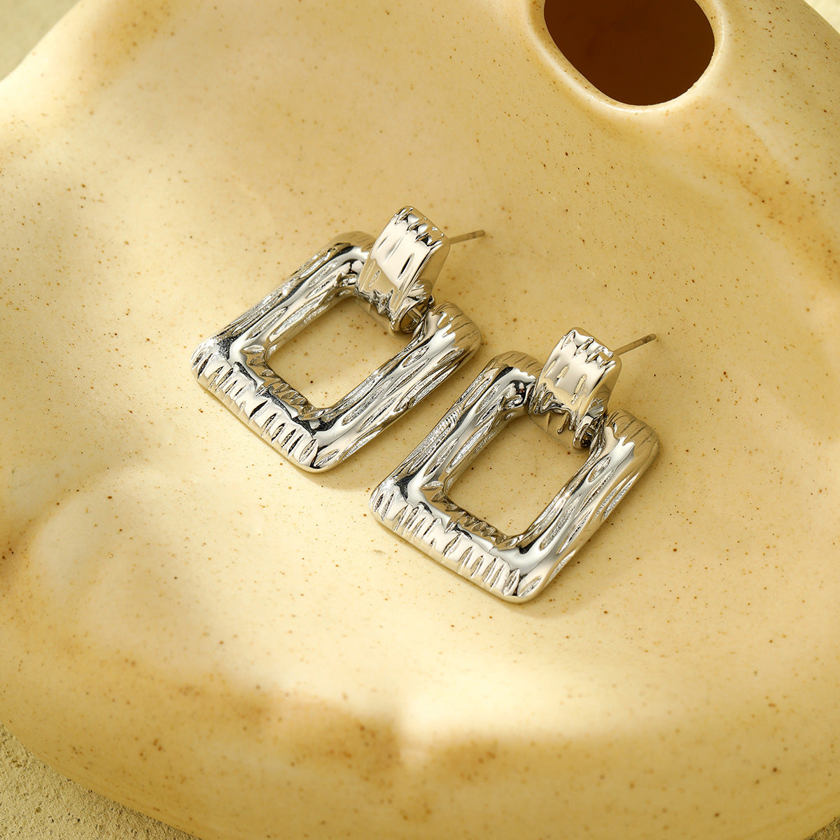 Orecchini Minimalisti da Donna in Acciaio al Titanio con Forma Quadrata Geometrica Placcati in Oro 18K