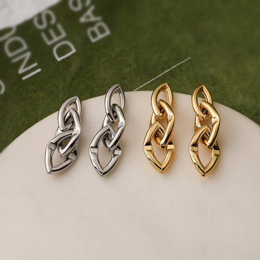 Pendientes Minimalistas de Cobre con Baño de Oro Real y Geometría Irregular para Mujer