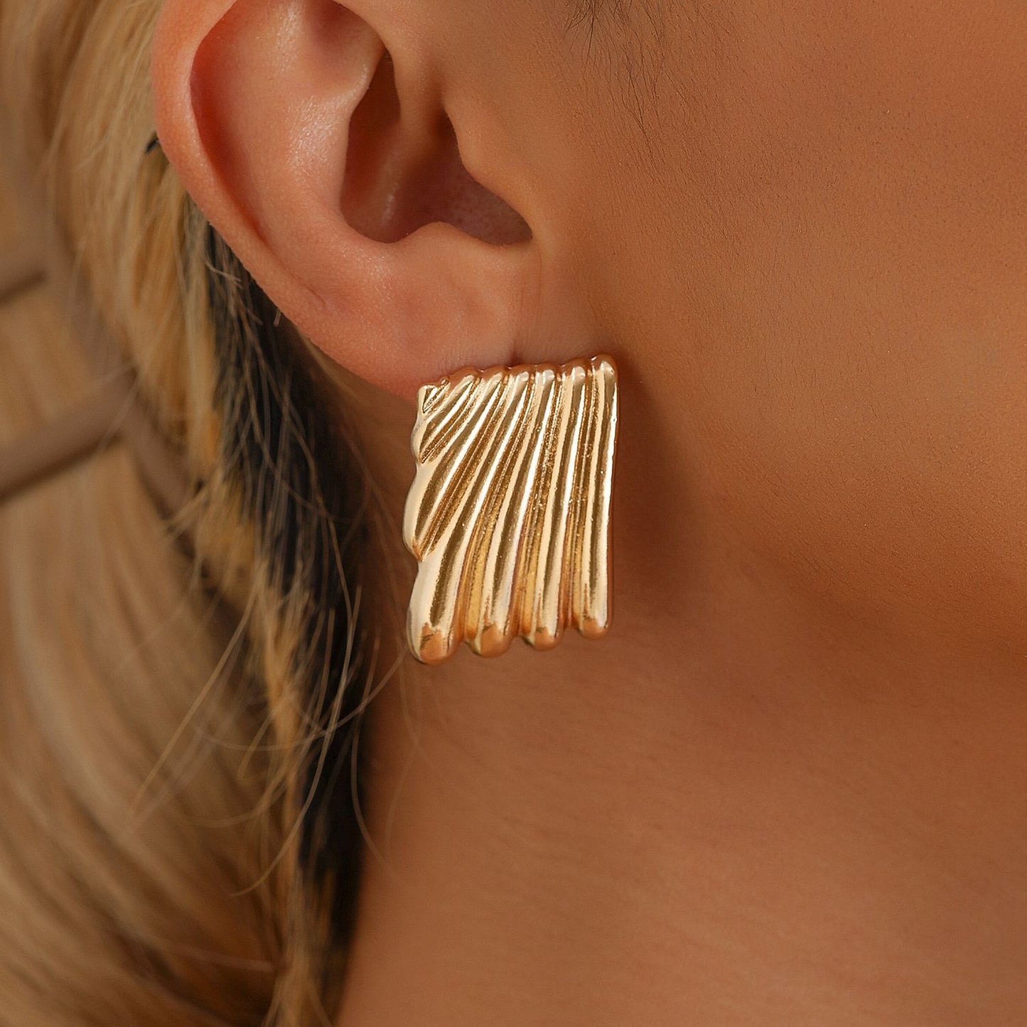Vintage Geometric Zinc Alloy Earrings with Electroplated Finish and Brushed Metal Stripe Design for Women