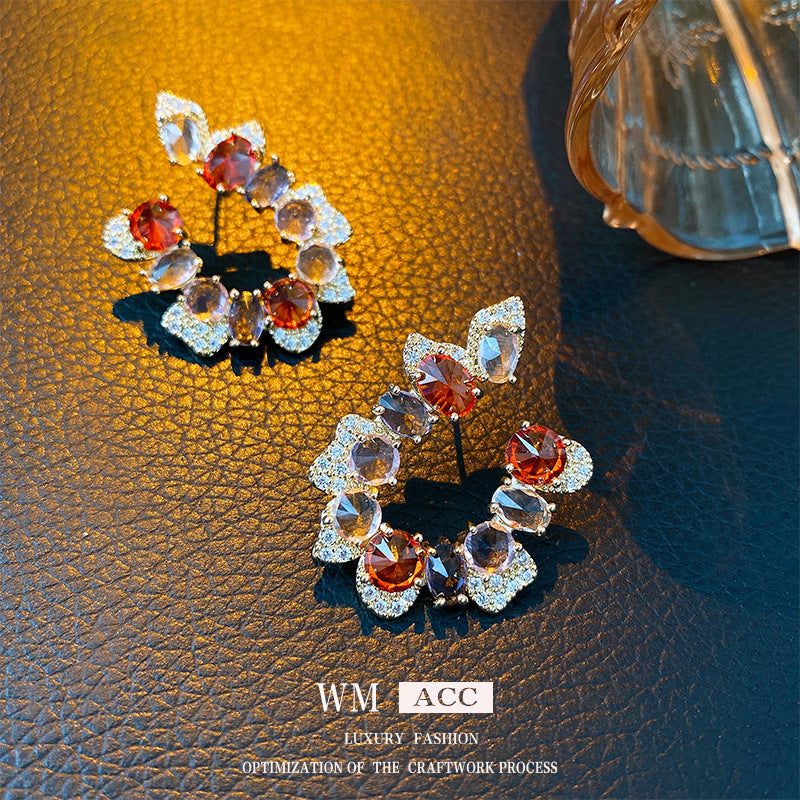 Orecchini a perno minimalisti a forma di C con zirconi per donna con perni in argento, design a forma di lettera alla moda, gioielli di lusso leggeri