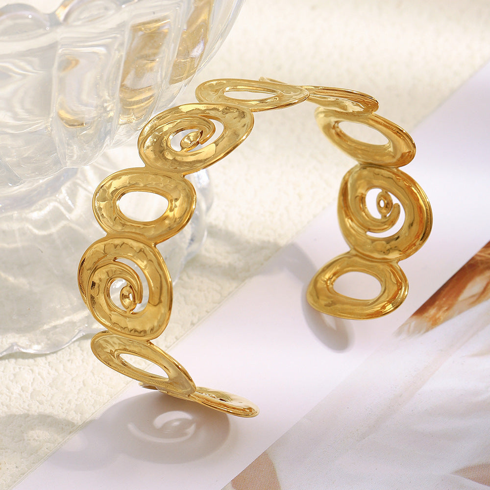 Minimalist Spiral Hollow-Out Stainless Steel Bracelet with 18K Gold Plating