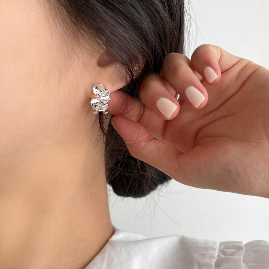 Minimalist Heart-Shaped 925 Sterling Silver Stud Earrings for Women with Polished Finish and Subtle Water-Light Sheen