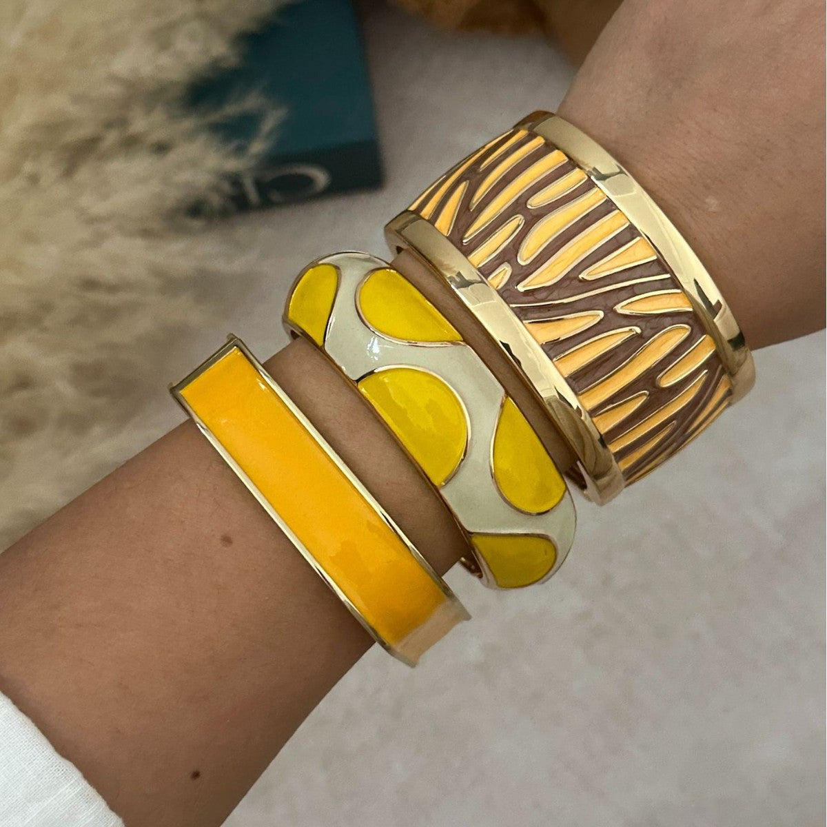 Vintage High Saturation Yellow Drip Oil Plated Alloy Heart Bracelet