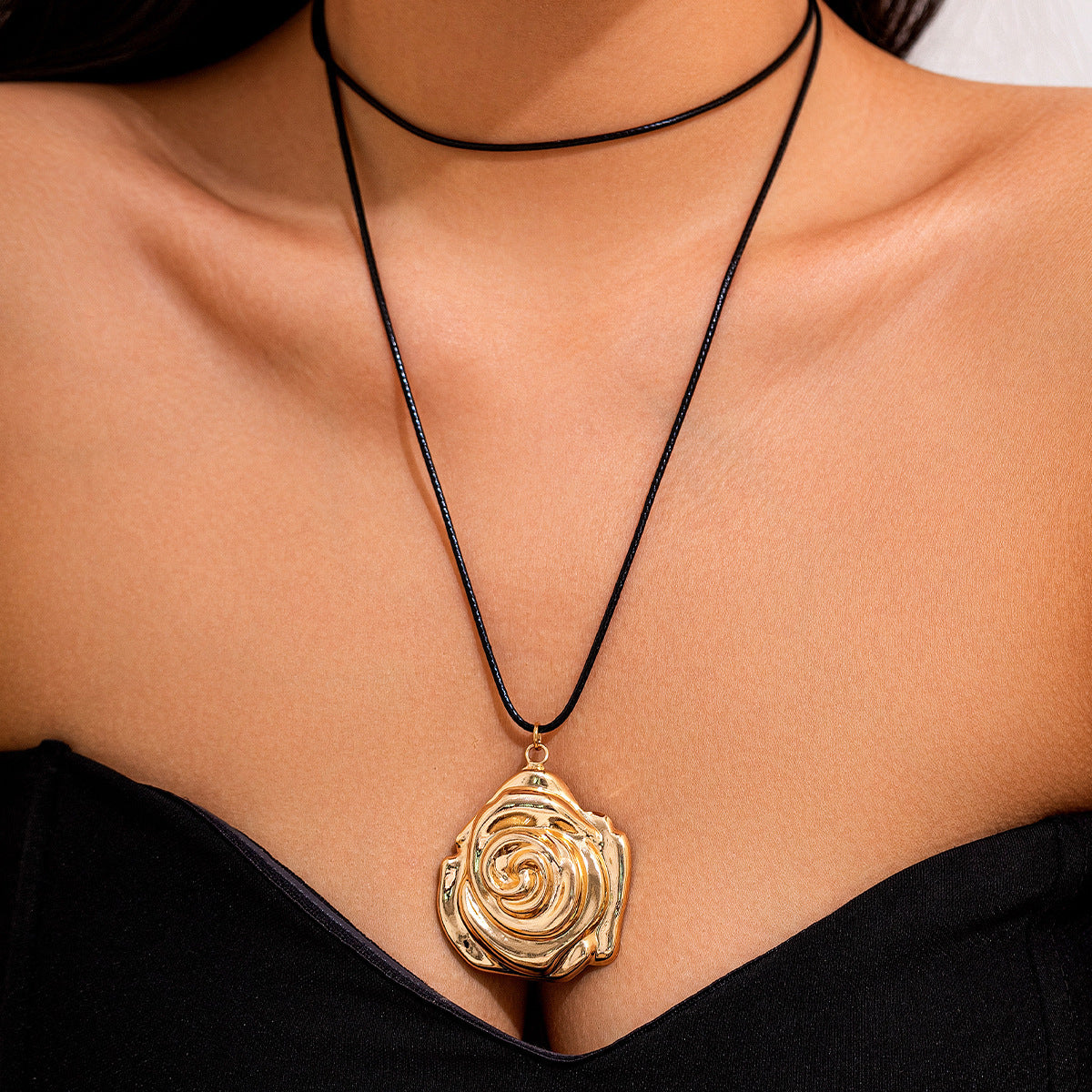 Gargantilla con colgante de rosa geométrica con lazo calado irregular estilo Hip Hop para mujer